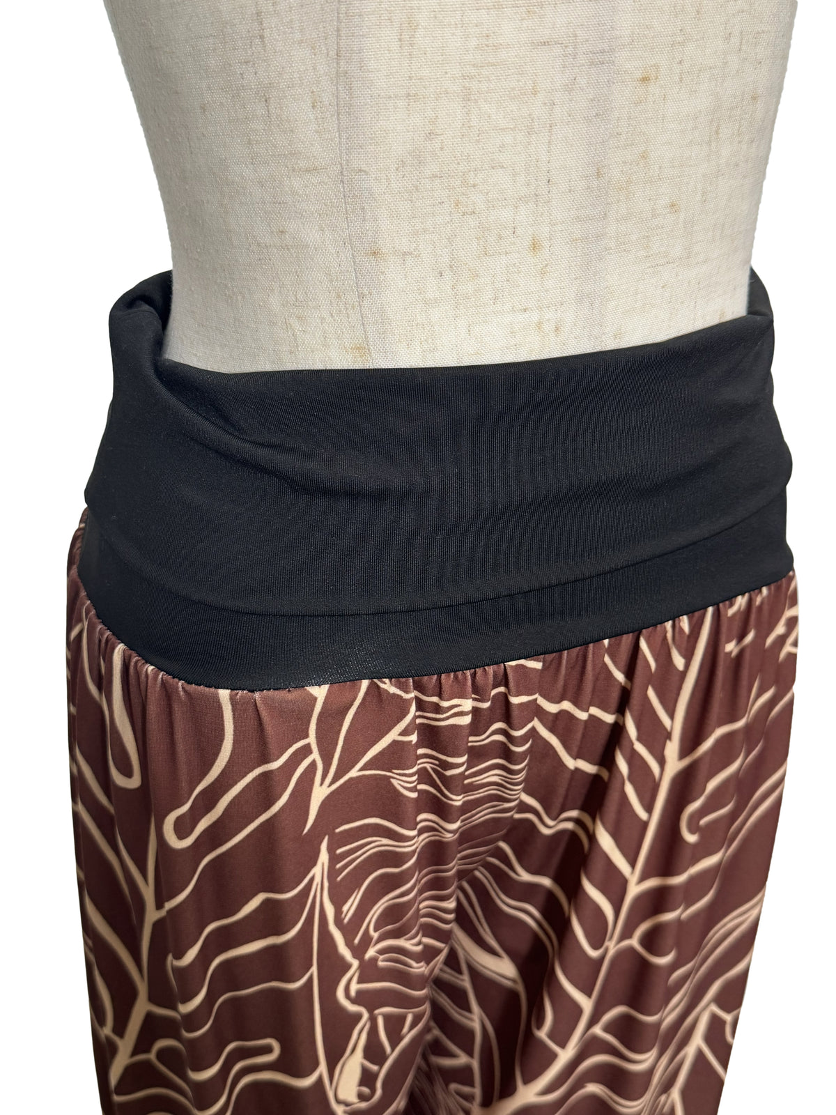 【LAHAINAMOON】スカパン_lahaina-0006-monstera-brown