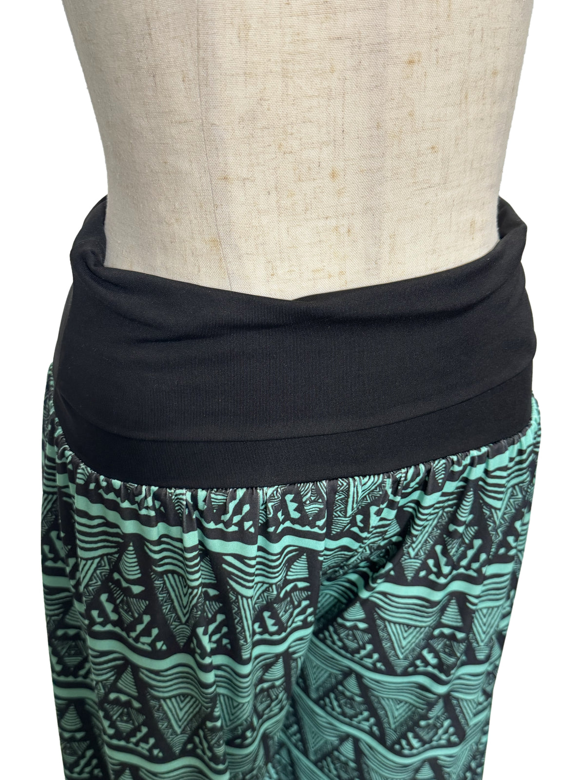【LAHAINAMOON】スカパン_lahaina-0006-tapa-triangle-green