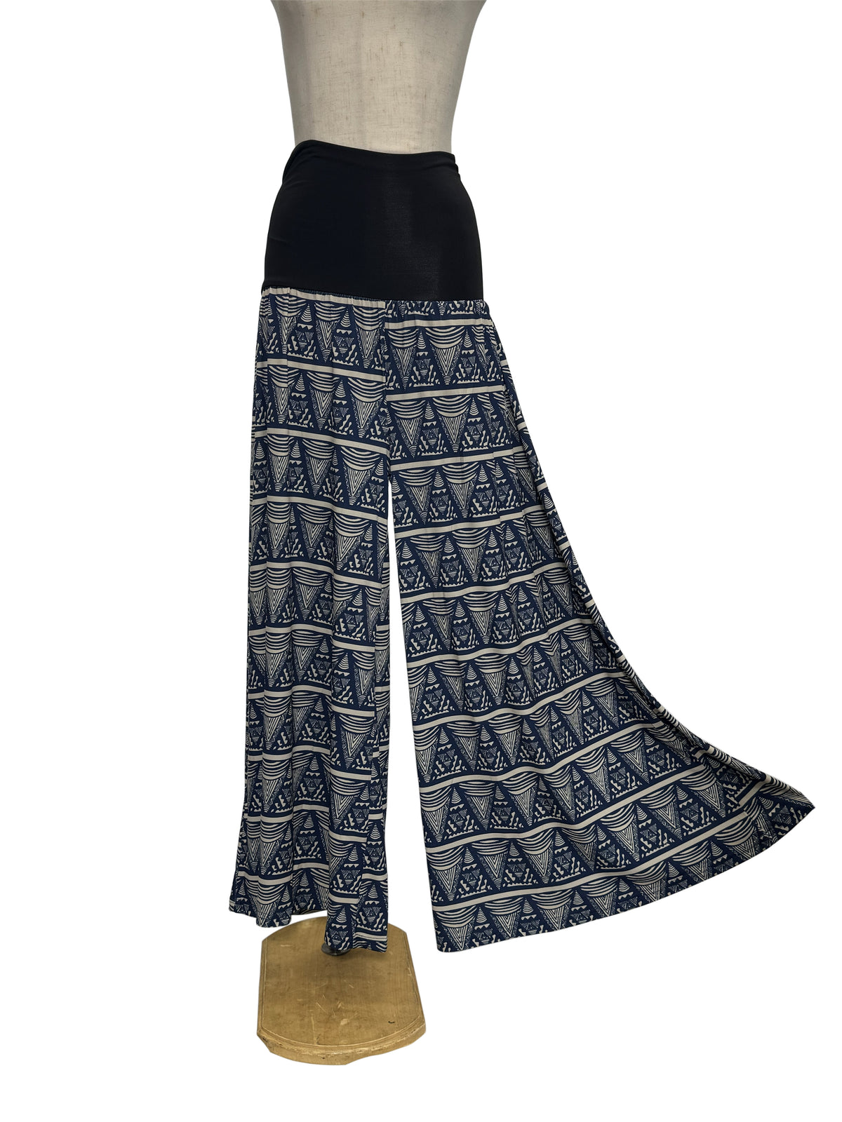 【LAHAINAMOON】スカパン_lahaina-0006-tapa-triangle-navy